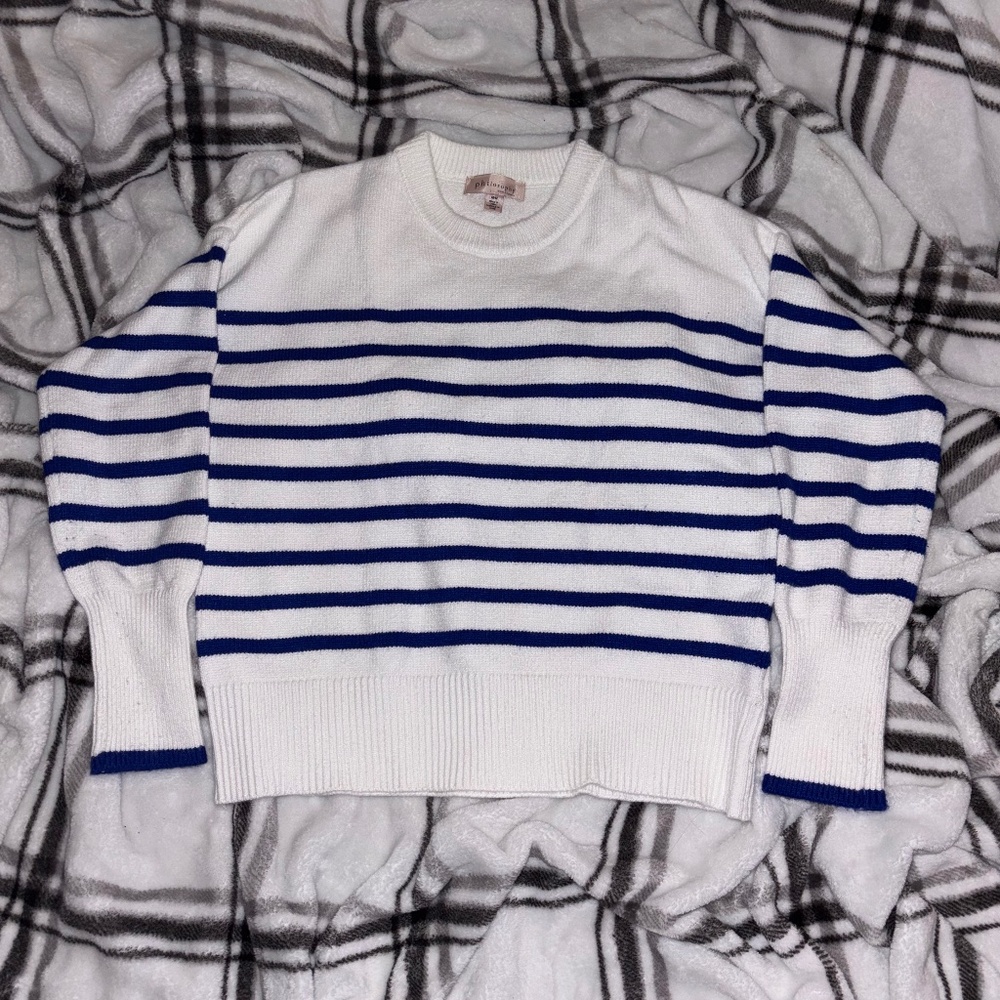 Comfy Blue & White Striped Sweater (Size Medium)